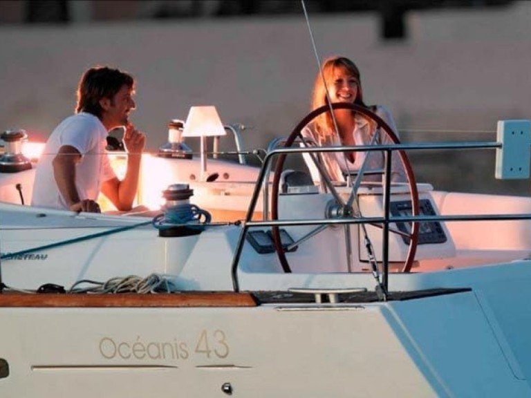 Bénéteau Oceanis 43 in Ibiza Town on SamBoat