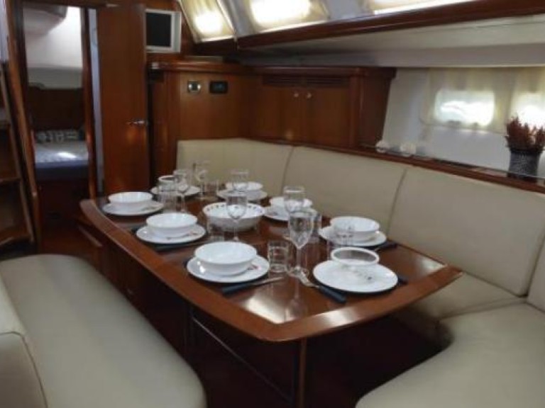 Bénéteau Oceanis 523 Clipper in Sifnos on SamBoat