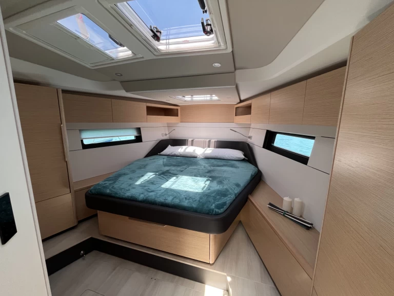 Hanse Hanse 460 - 4 cabine - 2 bagni - 10 posti letto charter bareboat or captained in  Castiglioncello