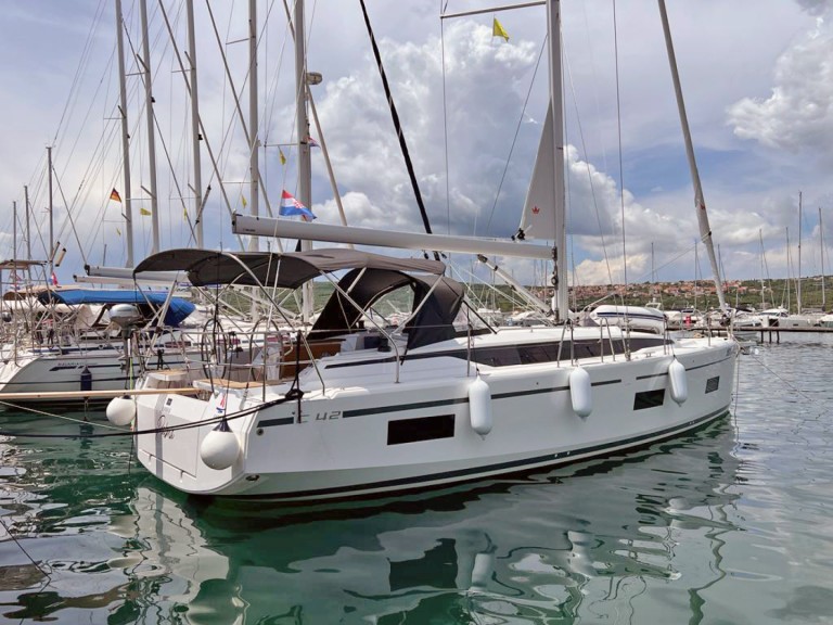 Bareboat Rental Sailboat Bavaria with a boat licence