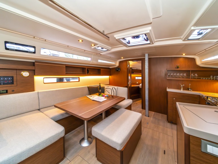 Sailboat rental in Skradin - Bénéteau Oceanis 40.1