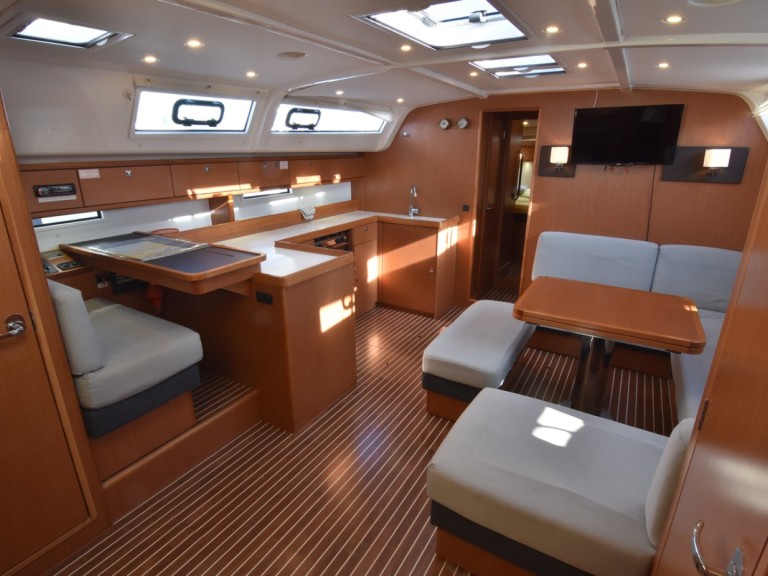 Sailboat rental in Punat - Bavaria Cruiser 51
