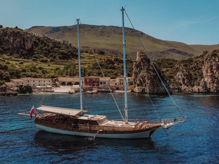 Rent a Ticari Yacht Hande - Capo Galera Capo d'Orlando