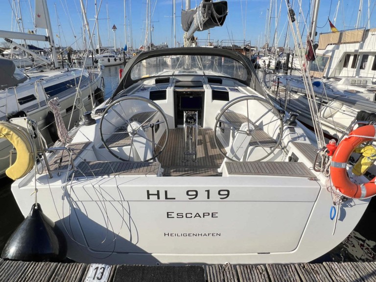 Sailboat rental in Heiligenhafen - Hanse Hanse 415