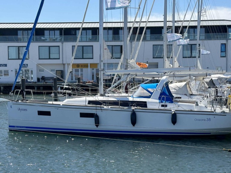 Boat rental Bénéteau Oceanis 38 in Heiligenhafen on Samboat