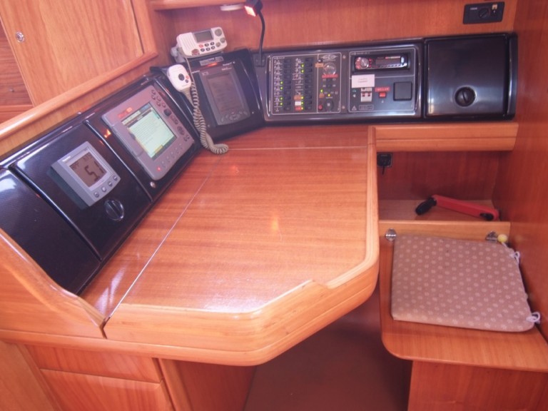 Boat rental Bavaria Bavaria 42 Cruiser in Punat on Samboat