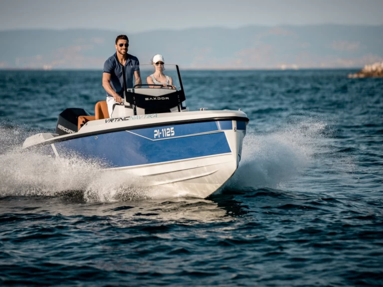 Bareboat Rental Motorboat Saxdor with a boat licence