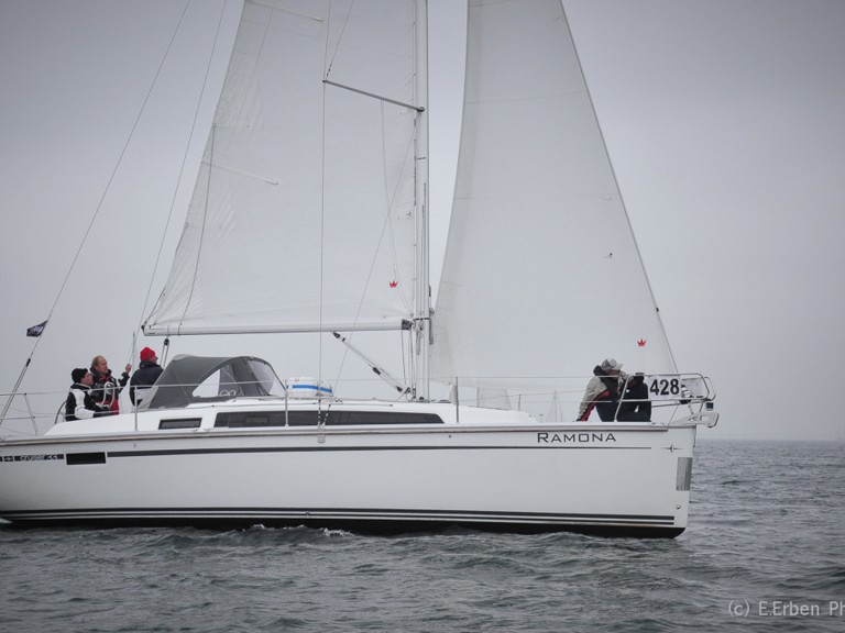Sailboat rental in Heiligenhafen - Bavaria Cruiser 33