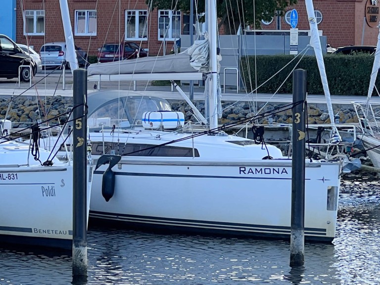 Boat rental Bavaria Cruiser 33 in Heiligenhafen on Samboat