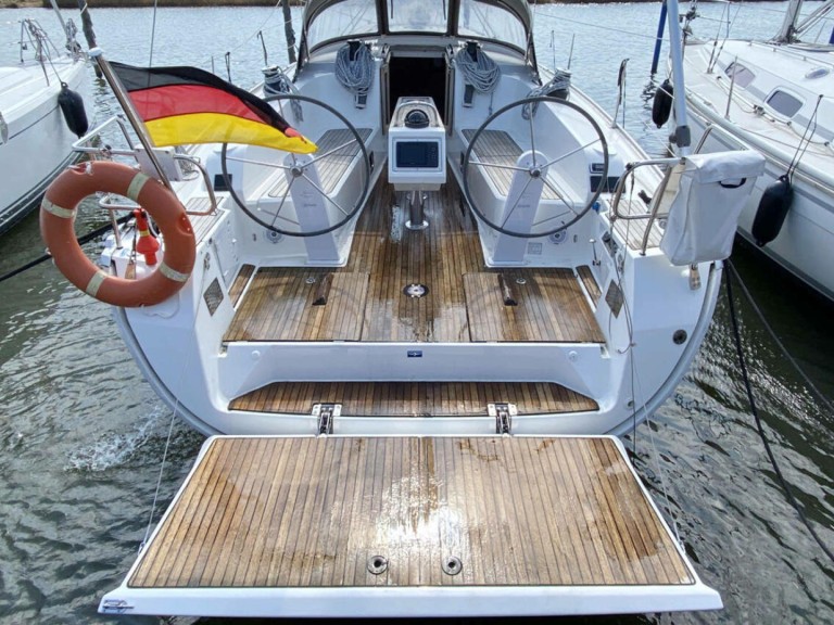 Bareboat Rental Sailboat Bavaria with a boat licence