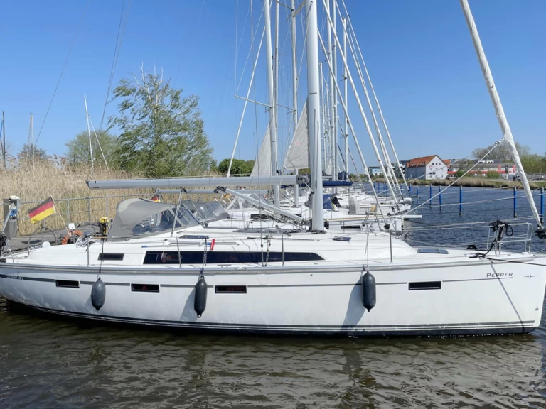 Sailboat for rent Barth at the best price