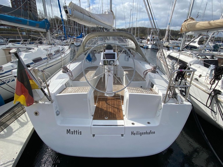 Boat rental Hanse Hanse 370 in Flensburg on Samboat