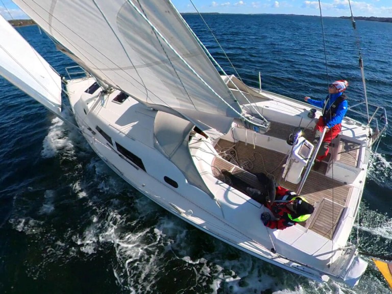 Bareboat Rental Sailboat Hanse with a boat licence