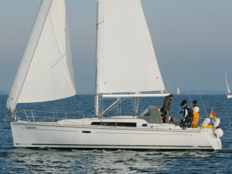 Yacht charter Heiligenhafen cheap Oceanis 37