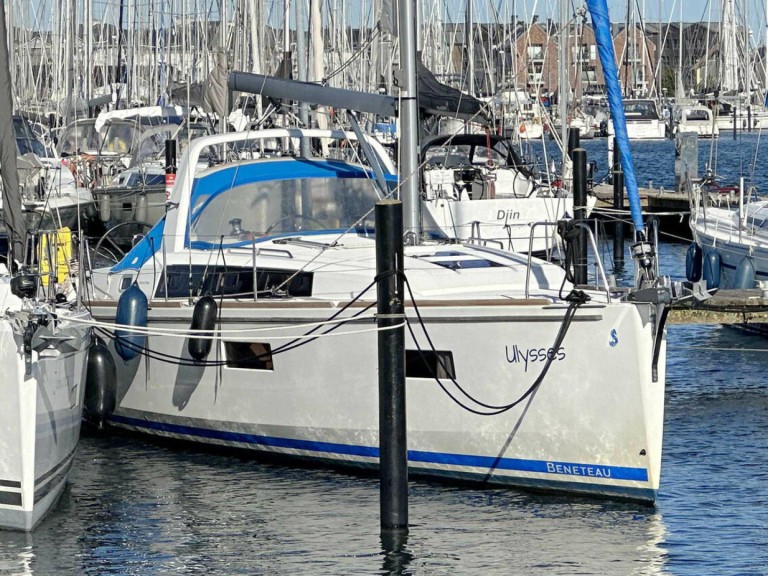 Bénéteau Oceanis 38 in Heiligenhafen on SamBoat