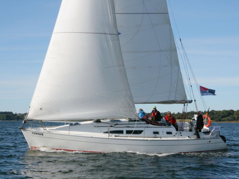 Rent a Jeanneau Sun Fast 37 Flensburg