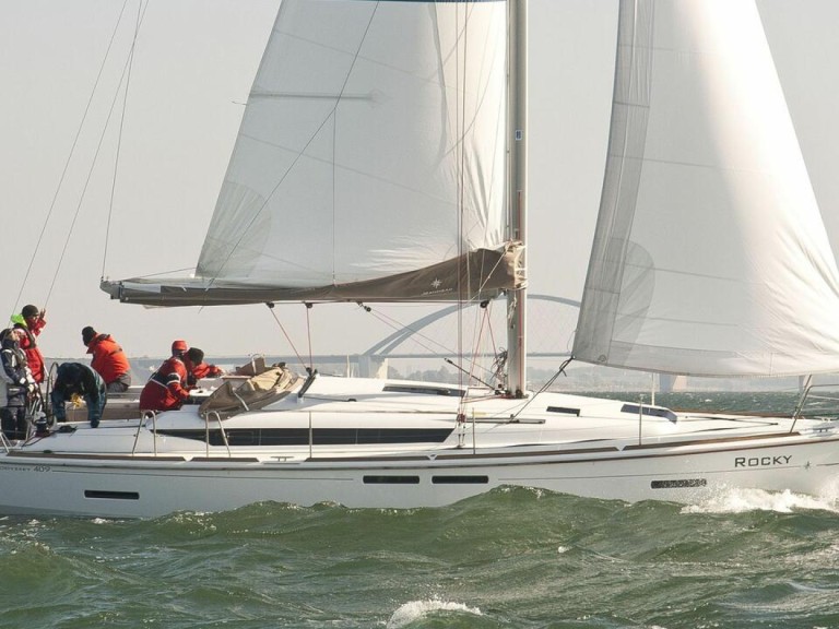 Boat rental Jeanneau Sun Odyssey 409 in Flensburg on Samboat
