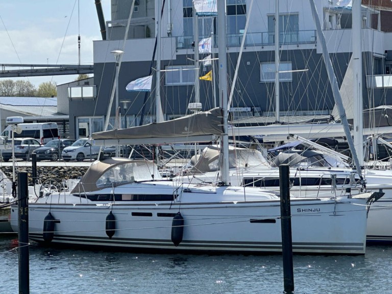 Sailboat rental in Heiligenhafen - Jeanneau Sun Odyssey 409