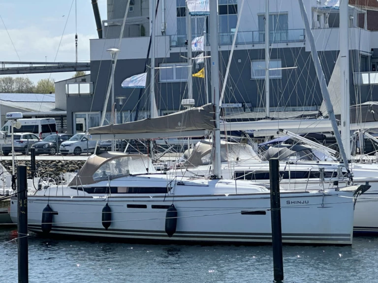 Sailboat rental in Heiligenhafen - Jeanneau Sun Odyssey 409