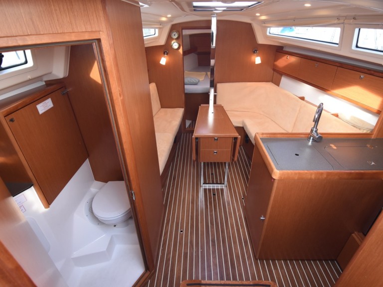 Bareboat Rental Sailboat Bavaria with a boat licence