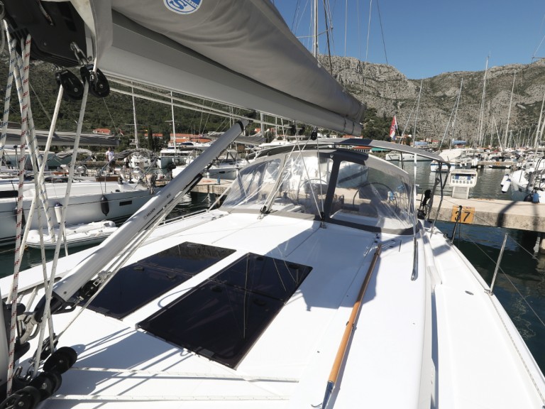Sailboat for rent Kaštela at the best price