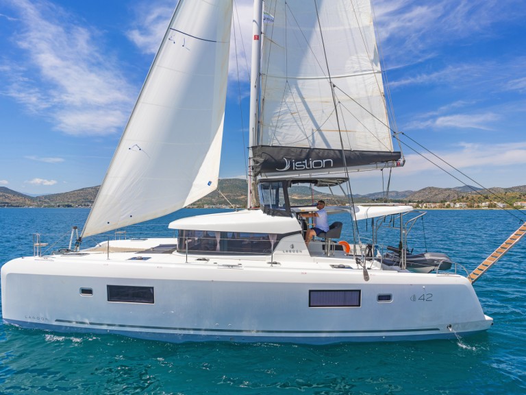 Lagoon Lagoon 42 in Alimos on SamBoat