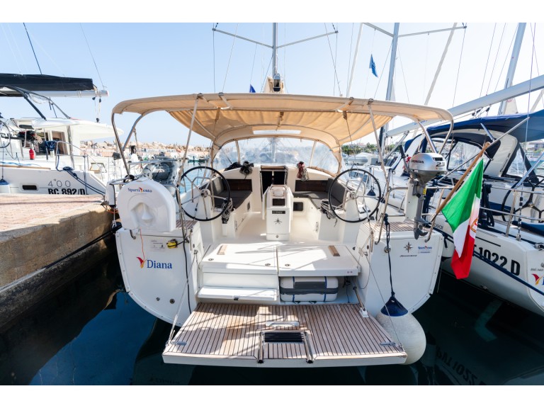 Sailboat rental in Furnari - Jeanneau Sun Odyssey 440