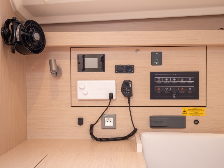 Sailboat for rent Furnari at the best price