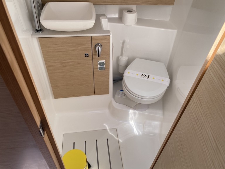 Dufour Dufour 430 Grand Large in Cugnana Verde on SamBoat