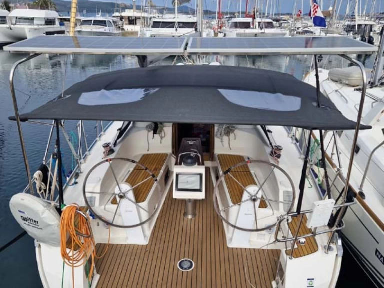 Rent a Bavaria Cruiser 37 Biograd na Moru