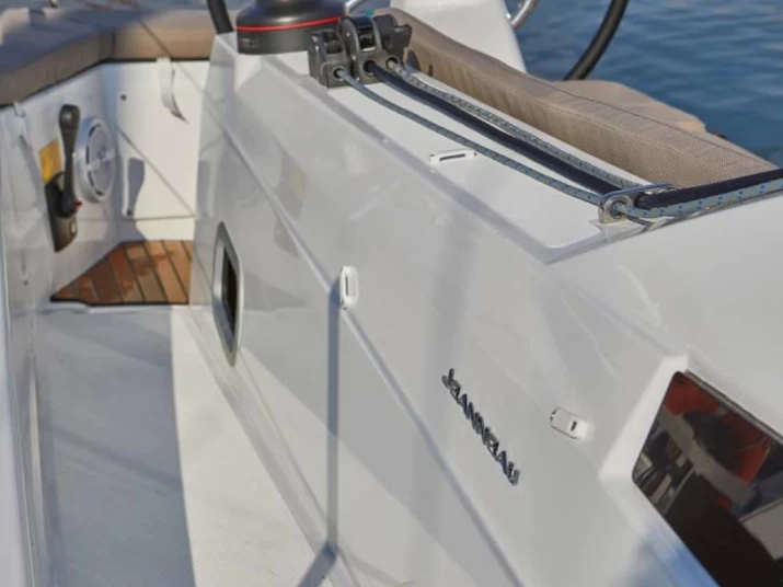 Yacht charter Gouvia cheap Sun Odyssey 410