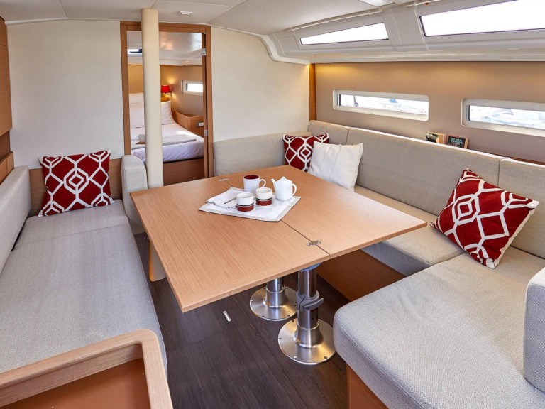 Boat rental Jeanneau Sun Odyssey 410 in Gouvia on Samboat