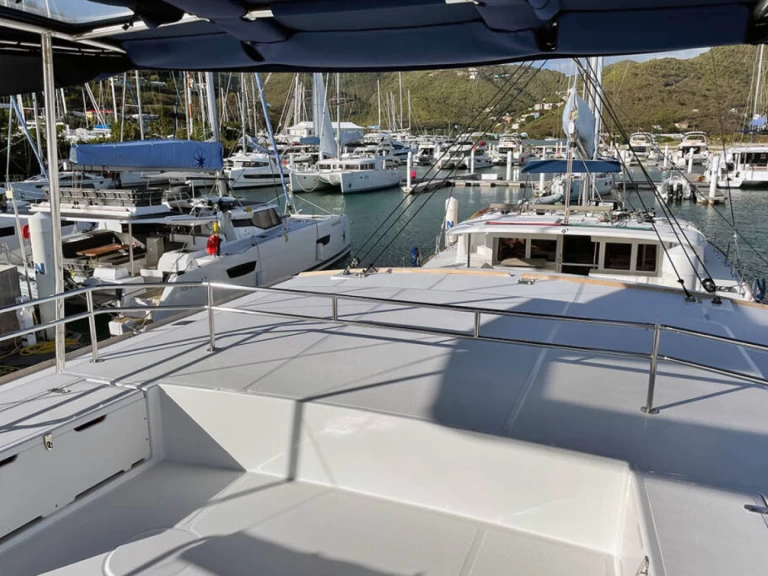Bareboat Rental Catamaran Bali with a boat licence