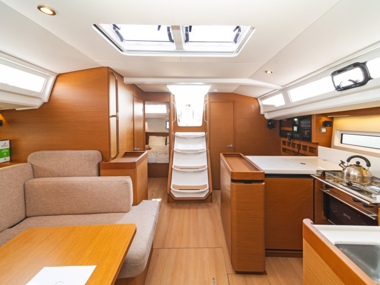 Rent a Jeanneau Sun Odyssey 440 Skiathos