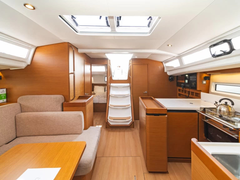 Rent a Jeanneau Sun Odyssey 440 Skiathos