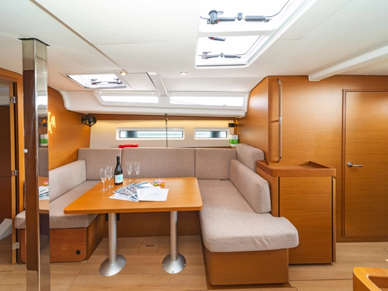 Yacht charter Skiathos cheap Sun Odyssey 440