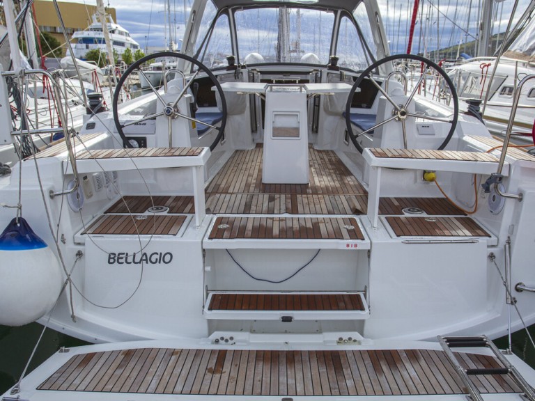 Boat rental Bénéteau Oceanis 38.1 in Zadar on Samboat