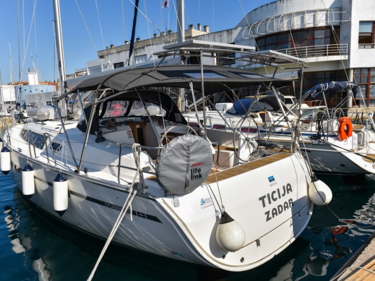 Sailboat rental in Zadar - Bavaria Cruiser 46