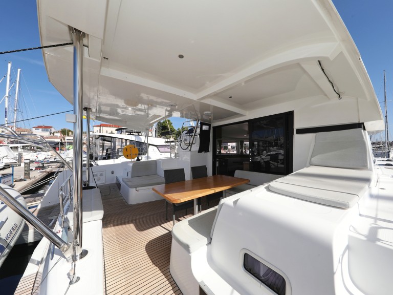 Yacht charter Šibenik cheap Lagoon 42