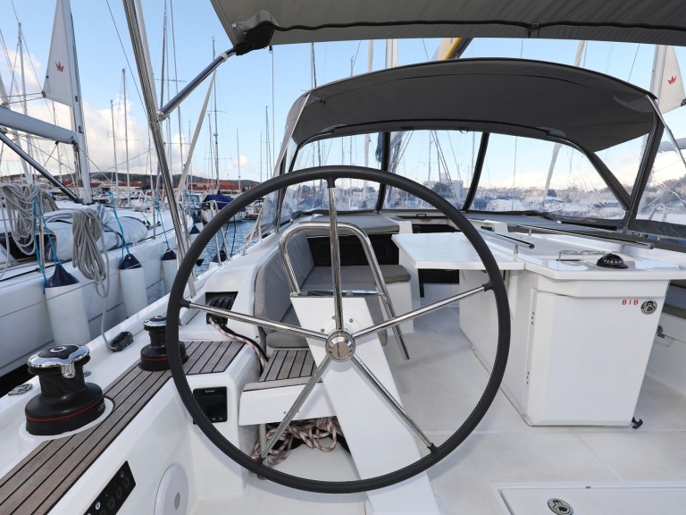 Bareboat Rental Sailboat Bénéteau with a boat licence