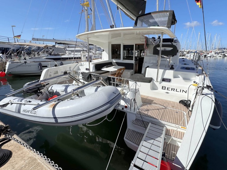 Yacht charter Can Pastilla cheap Lagoon 40