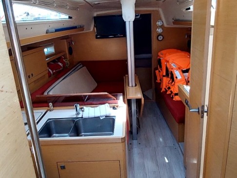 Rent a Elan Elan 350 Performance Biograd na Moru