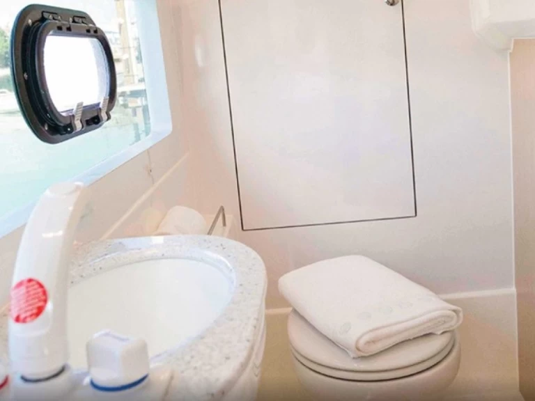 Motorboat rental in Le Marin - Aquila Aquila 36