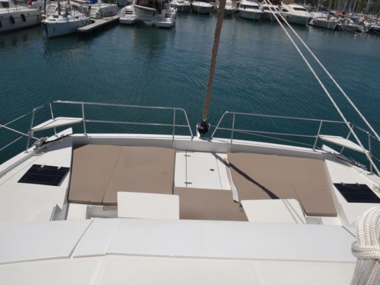 Yacht charter Le Marin cheap Bali 4.5