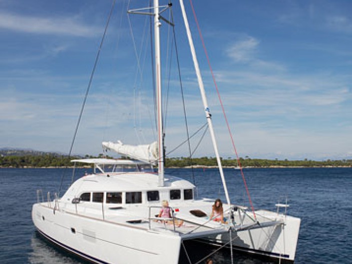 Bareboat Rental Catamaran Lagoon with a boat licence