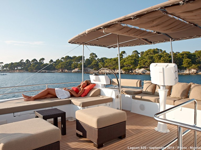 Yacht charter Le Marin cheap Lagoon 620