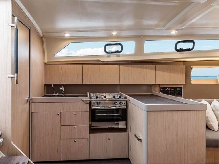 Sailboat rental with or without captain Bénéteau La Paz