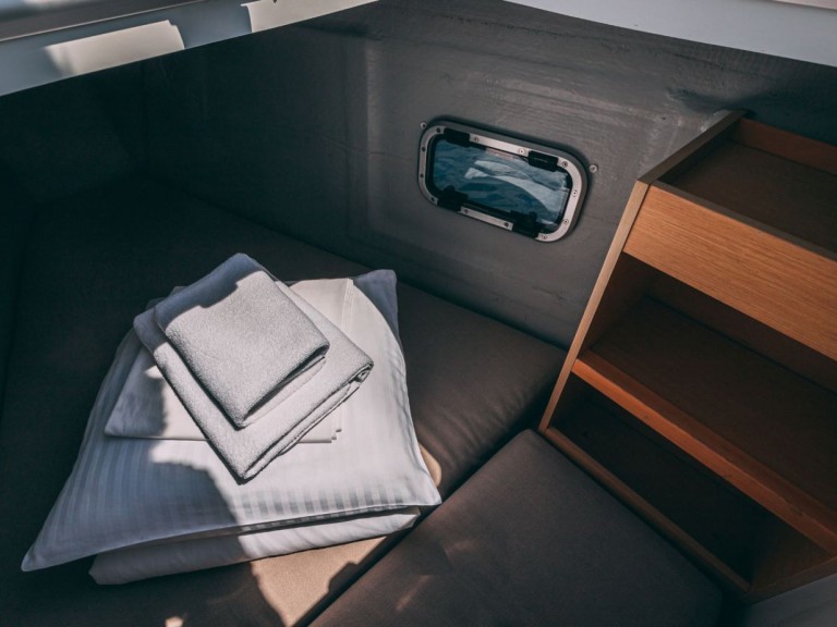 Rent a Lagoon Lagoon 400 S2 Seget Donji