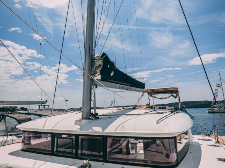 Catamaran rental in Seget Donji - Lagoon Lagoon 400 S2