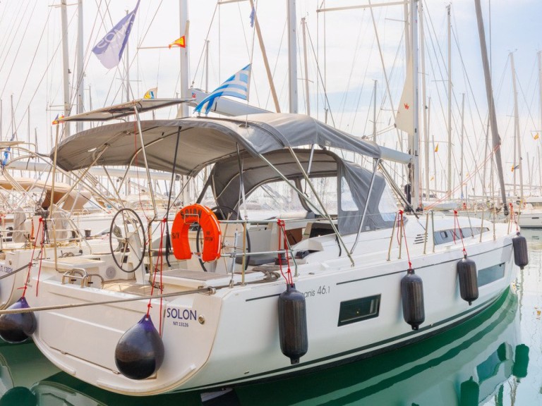 Rent a Bénéteau Oceanis 46.1 Alimos